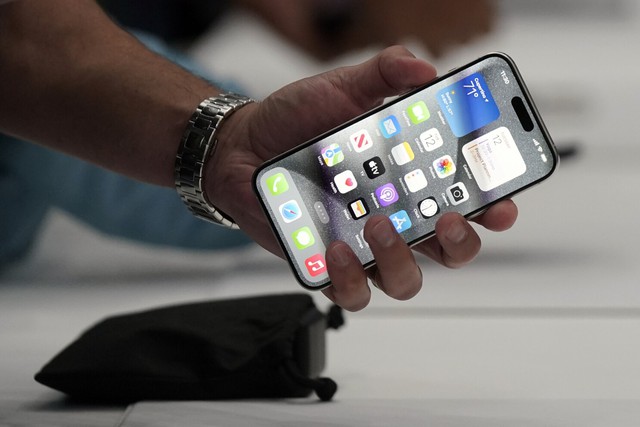Mỹ kiện Apple độc quyền thị trường smartphone  - Ảnh 1.
