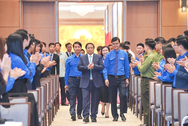 Thủ tướng Phạm Minh Chính đối thoại với thanh niên - Ảnh 3.