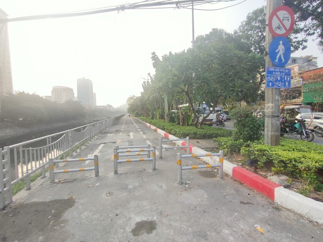 Đường dành cho xe đạp ở Hà Nội vắng người qua lại: Vì sao nên nỗi? - Ảnh 1.