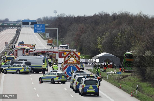 Tai nạn giao thông nghiêm trọng trên cao tốc tại Đức - Ảnh 1.