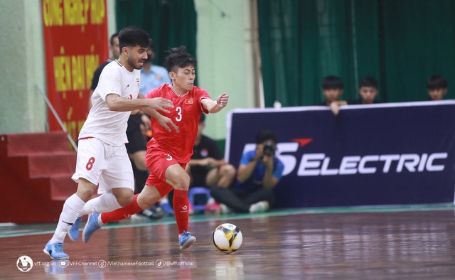 Giải futsal quốc tế 2024: ĐT Việt Nam tiếp tục ghi điểm dù không tạo được bất ngờ trước Iran - Ảnh 2.
