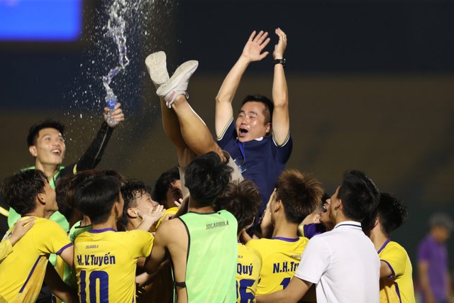 Hà Nội vô địch giải bóng đá U19 quốc gia 2024 - Ảnh 4.