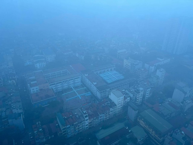 Hà Nội chìm trong sương mù, đầu thế giới về ô nhiễm không khí - Ảnh 10.