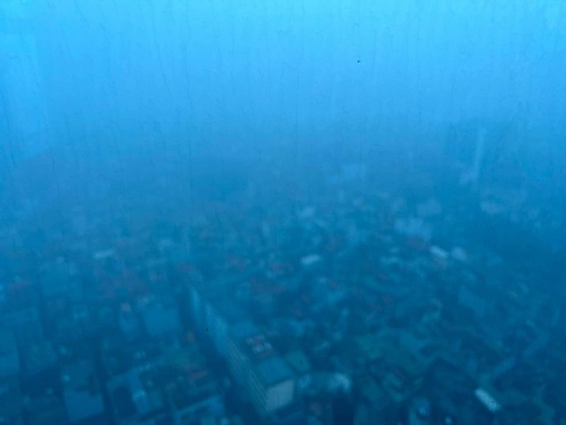 Hà Nội chìm trong sương mù, đầu thế giới về ô nhiễm không khí - Ảnh 9.