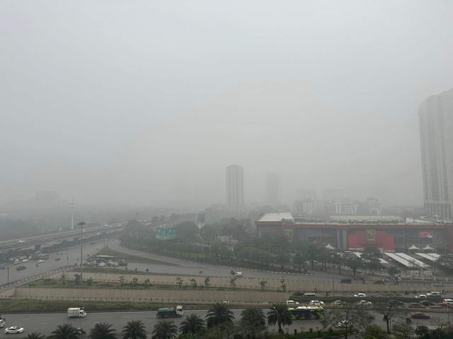 Hà Nội chìm trong sương mù, đầu thế giới về ô nhiễm không khí - Ảnh 3.