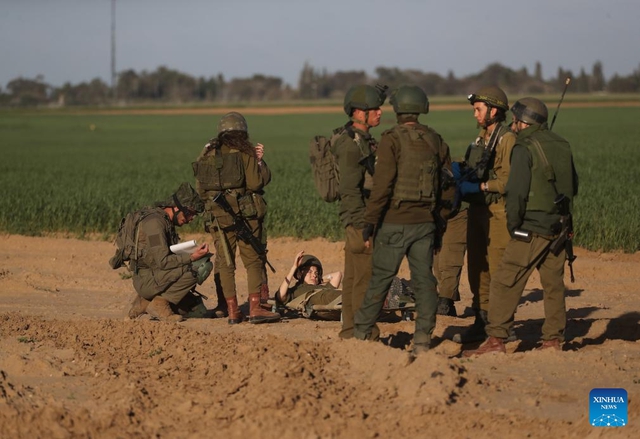 5 tháng xung đột Israel-Hamas: Những hình ảnh đau thương - Ảnh 3.