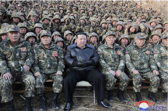 Triều Tiên tăng cường sẵn sàng chiến tranh - Ảnh 2.