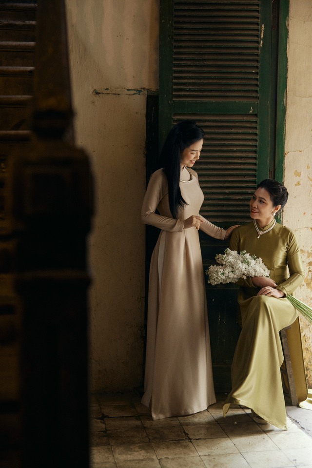 Dương Hoàng Yến rủ mẹ hóa phụ nữ Hà thành xưa trong bộ ảnh 8/3 - Ảnh 3.