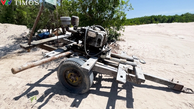 Bình Thuận: Triệt phá đường dây trộm cát chuyên nghiệp bằng xe máy cày - Ảnh 9.