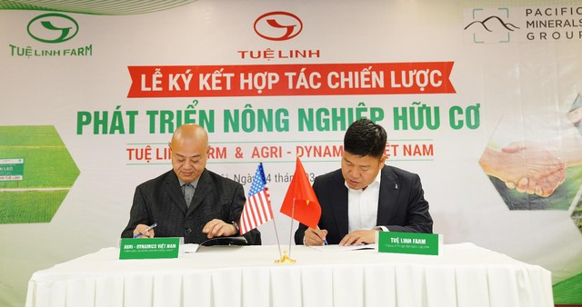 Ký kết hợp tác chiến lược phát triển nông nghiệp hữu cơ giữa Tuệ Linh Farm và Agri - Dynamics - Ảnh 1.