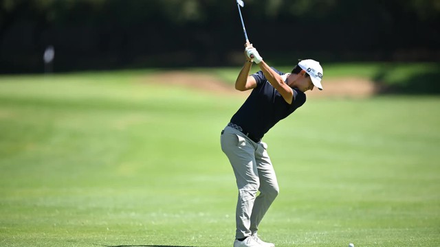 Matteo Manassero dẫn đầu sau vòng 2 giải golf Johnson Workwear mở rộng - Ảnh 1.