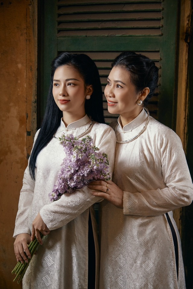 Dương Hoàng Yến rủ mẹ hóa phụ nữ Hà thành xưa trong bộ ảnh 8/3 - Ảnh 7.