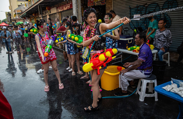 Những điều thú vị về lễ hội té nước Songkran - Ảnh 2.