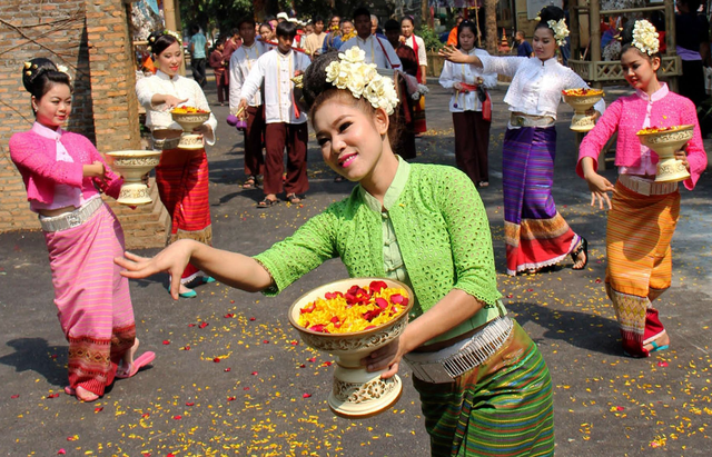 Những điều thú vị về lễ hội té nước Songkran - Ảnh 3.