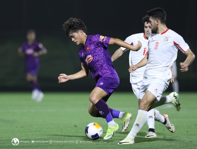 HLV Hoàng Anh Tuấn hài lòng về sự nỗ lực của U23 Việt Nam sau trận thử lửa với U23 Jordan - Ảnh 5.