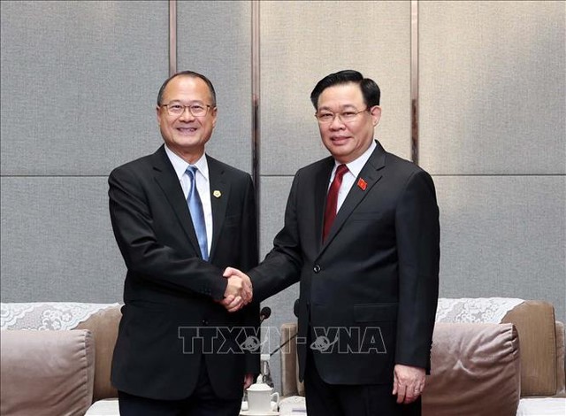 Chủ tịch Quốc hội Vương Đình Huệ tiếp lãnh đạo một số tập đoàn của Trung Quốc - Ảnh 1.