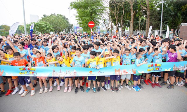 Giải chạy Kids Run the Earth đón tiếp gần 2.000 vận động viên nhí tham gia tranh tài quanh Hồ Tây   - Ảnh 1.