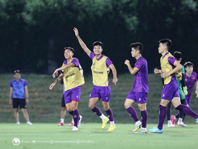 U23 Việt Nam tiếp tục mài sắc lối chơi, rà soát nhân sự trước ngày chốt danh sách - Ảnh 1.