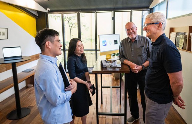 Báo chí quốc tế đưa tin chuyến thăm Việt Nam của Tim Cook: Việt Nam quan trọng với Apple - Ảnh 2.