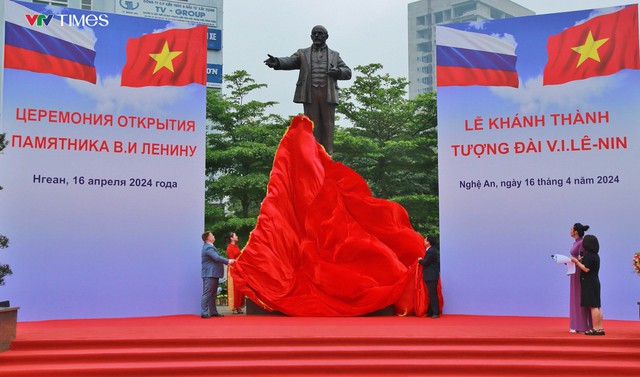 Khánh thành tượng đài Lenin tại thành phố Vinh, Nghệ An - Ảnh 3.