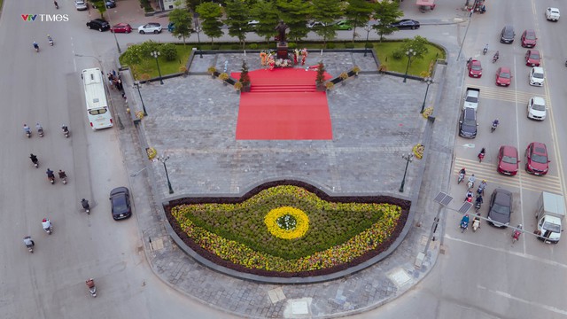 Khánh thành tượng đài Lenin tại thành phố Vinh, Nghệ An - Ảnh 4.