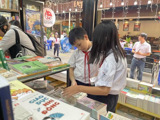 Triển khai khảo sát tỉ lệ đọc sách của người dân tại TP Hồ Chí Minh - Ảnh 1.