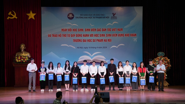   Hỗ trợ học trò vùng khó trong Ngày hội học sinh, sinh viên các dân tộc Việt Nam  - Ảnh 4.
