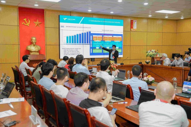 GS Hàn Quốc chia sẻ bí quyết để Việt Nam cạnh tranh trong ngành bán dẫn - Ảnh 3.
