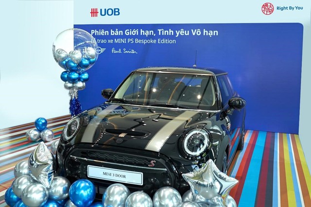 Khách hàng của UOB Việt Nam nhận xe Mini Cooper phiên bản giới hạn - Ảnh 1.