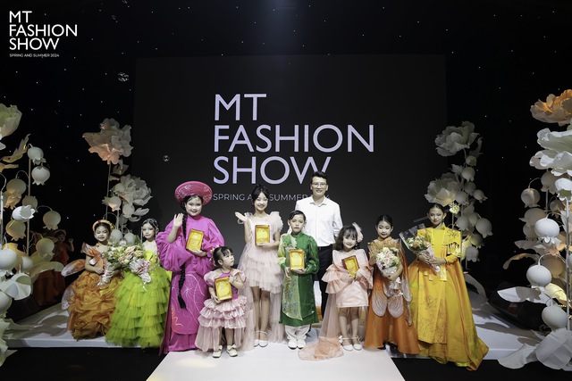 Ấn tượng sự đột phá đón đầu xu hướng thời trang Xuân hè của MT Fashion Show 2024 - Ảnh 1.
