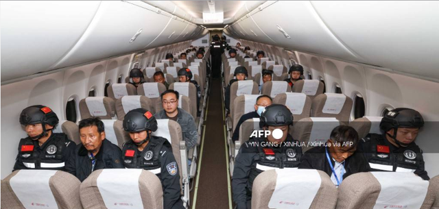 Myanmar bàn giao cho Trung Quốc hơn 350 nghi phạm lừa đảo viễn thông - Ảnh 2.