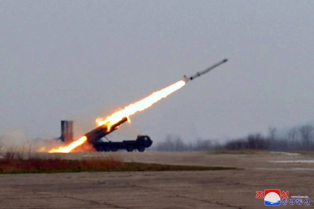 Triều Tiên thử đầu đạn siêu lớn cho tên lửa hành trình - Ảnh 1.
