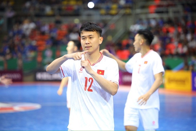 VCK Futsal châu Á 2024: ĐT futsal Việt Nam giành vé vào tứ kết - Ảnh 4.