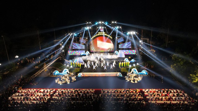Khai mạc Lễ hội Du lịch biển Hà Tĩnh năm 2024 - Ảnh 3.