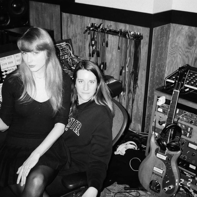 Những bức ảnh chưa từng công bố của Taylor Swift khi thực hiện album mới - Ảnh 3.