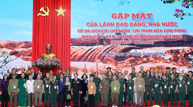 Lãnh đạo Đảng, Nhà nước gặp mặt các chiến sĩ Điện Biên - Ảnh 2.