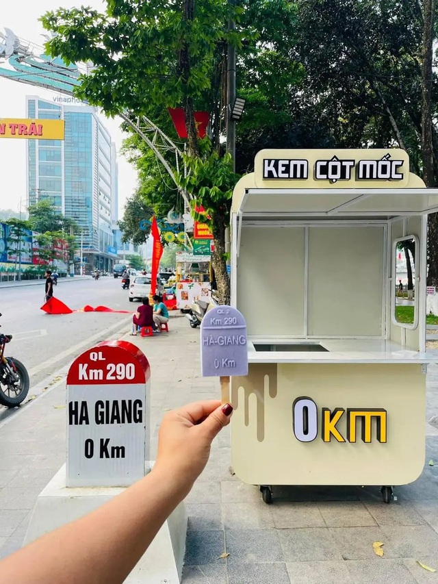 Kem que cột mốc Km0 gây sốt trên Hà Giang - Ảnh 2.