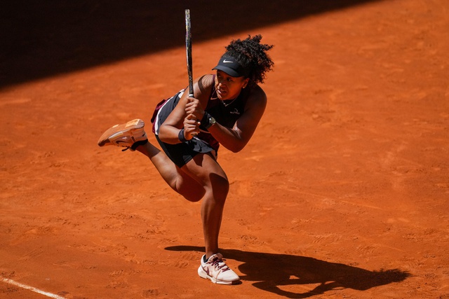 Naomi Osaka vào vòng 2 giải quần vợt Madrid mở rộng - Ảnh 2.