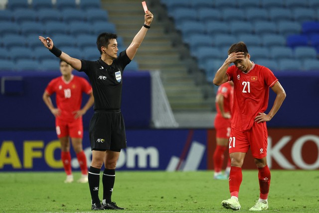 Những tấm thẻ đỏ ảnh hưởng tới cục diện tại U23 châu Á - Ảnh 1.