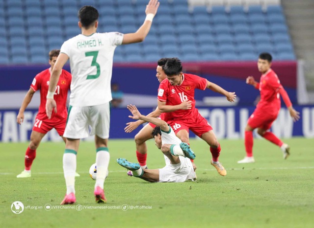 HLV Hoàng Anh Tuấn hài lòng về sự tiến bộ của các học trò dù U23 Việt Nam dừng chân tại tứ kết - Ảnh 1.