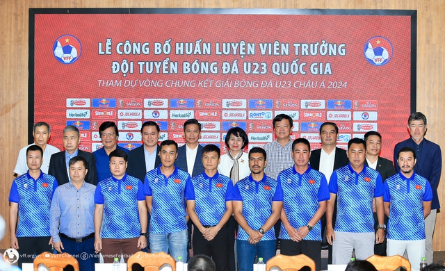 LĐBĐVN tổ chức lễ ký kết và công bố HLV trưởng ĐT U23 Việt Nam tham dự VCK U23 châu Á 2024 - Ảnh 1.