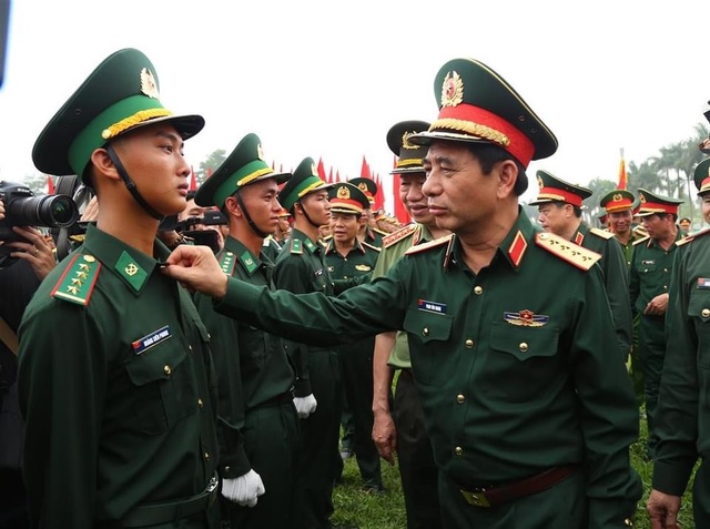 Ảnh: Hợp luyện diễu binh, diễu hành kỷ niệm 70 năm Chiến thắng Điện Biên Phủ - Ảnh 13.