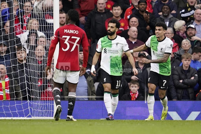 Cuộc đua vô địch Ngoại Hạng Anh vòng 32: Man City dễ thở, khó khăn chờ Liverpool và Arsenal   - Ảnh 3.