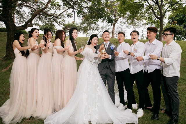 Toàn cảnh đám cưới sang chảnh của Quang Hải - Chu Thanh Huyền, báo tin sắp có em bé - Ảnh 2.