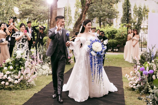 Toàn cảnh đám cưới sang chảnh của Quang Hải - Chu Thanh Huyền, báo tin sắp có em bé - Ảnh 1.