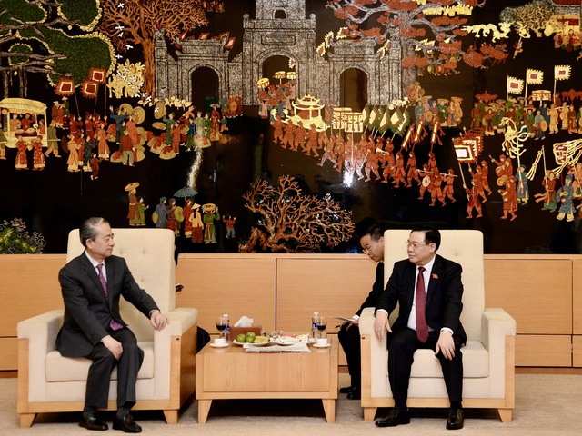 Chủ tịch Quốc hội Vương Đình Huệ lên đường thăm chính thức Trung Quốc - Ảnh 3.