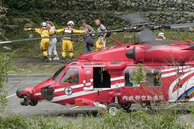 Đài Loan (Trung Quốc) xác định thêm nhiều người thiệt mạng và mất tích sau động đất - Ảnh 1.