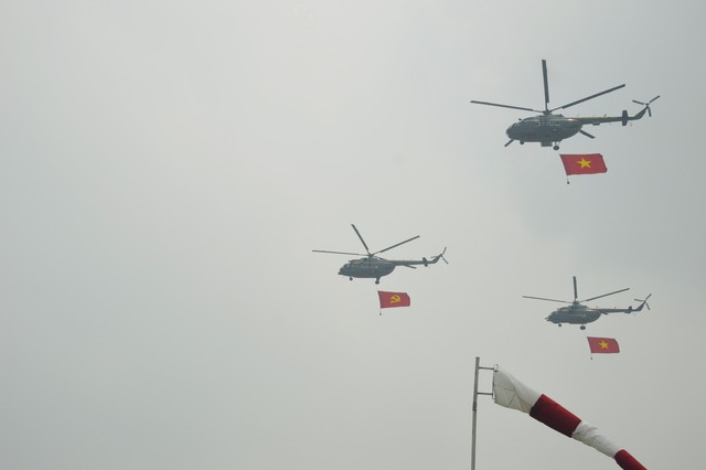 Không quân tập luyện diễu binh kỷ niệm 70 năm Chiến thắng Điện Biên Phủ - Ảnh 6.
