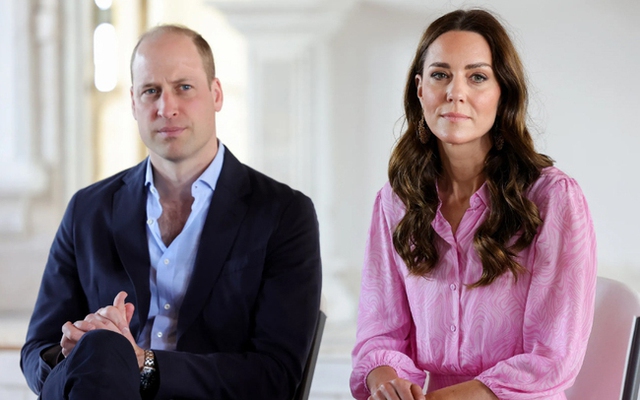 Hoàng tử William cập nhật tình trạng sức khoẻ của vợ - Ảnh 4.