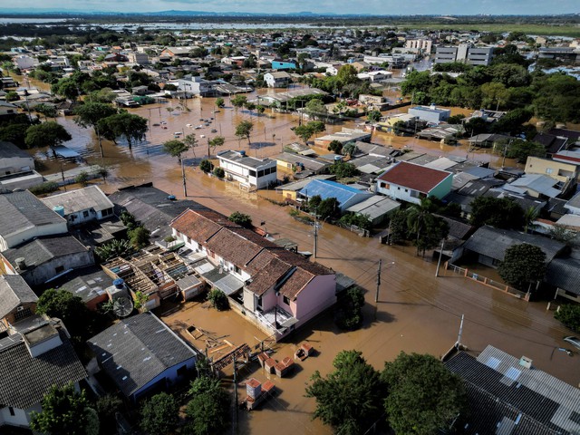 Số người thiệt mạng do đợt lũ lụt lịch sử tăng lên 107, Brazil cam kết chi 10 tỷ USD để tái thiết - Ảnh 2.